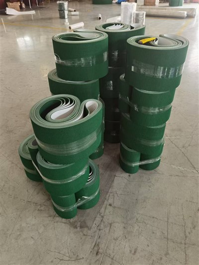 PVC конвейерна лента с шарка на трева